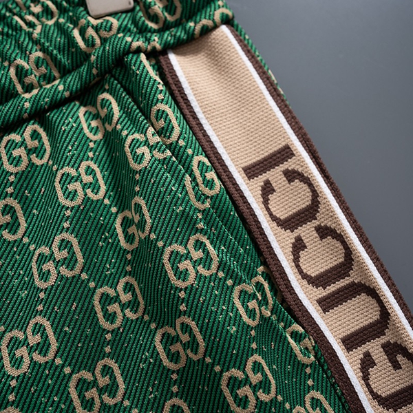 ブランドハーフパンツ側面デザイン